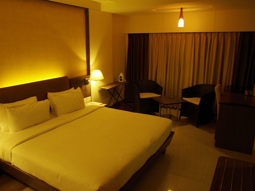 Kapila Business Hotel Pune Zewnętrze zdjęcie