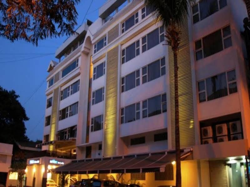 Kapila Business Hotel Pune Zewnętrze zdjęcie