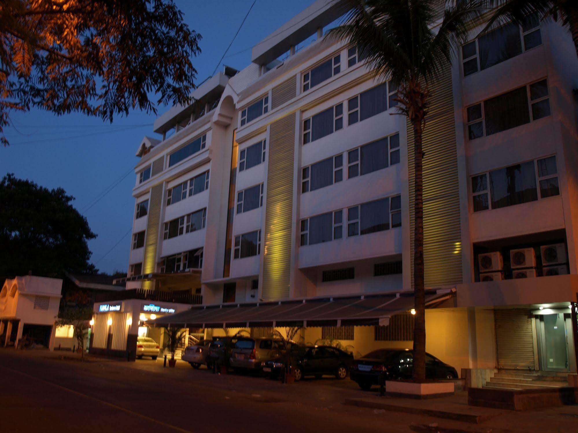 Kapila Business Hotel Pune Zewnętrze zdjęcie