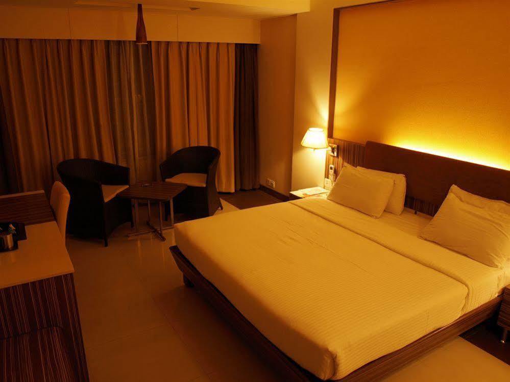 Kapila Business Hotel Pune Zewnętrze zdjęcie