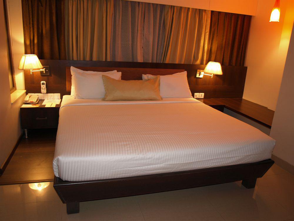 Kapila Business Hotel Pune Zewnętrze zdjęcie